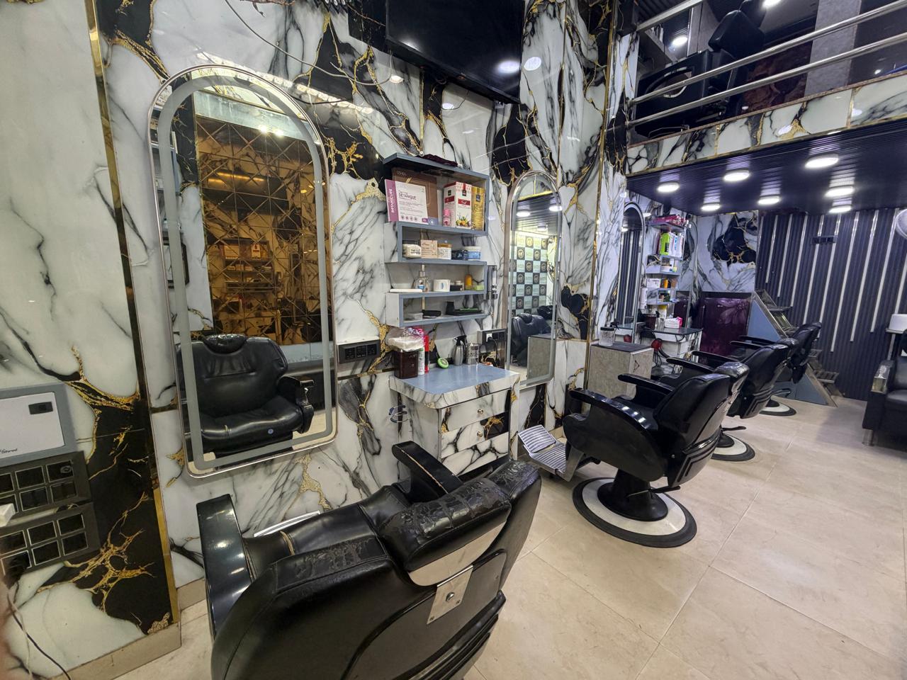 Style Hair Salon Interior - Premium luxury space in Paharganj